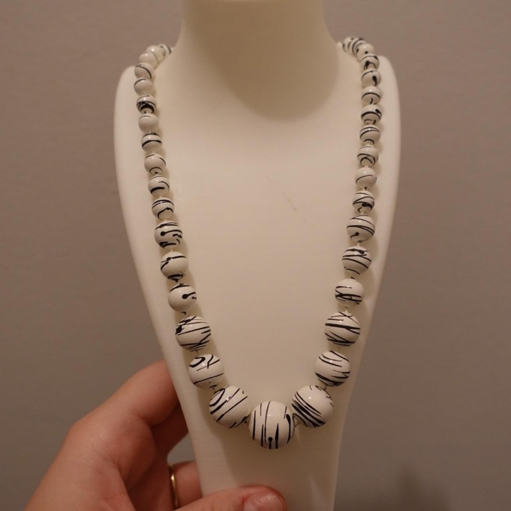 Black & White Beaded Statement Necklace Abstract Swirl Graduated Chunky Retro